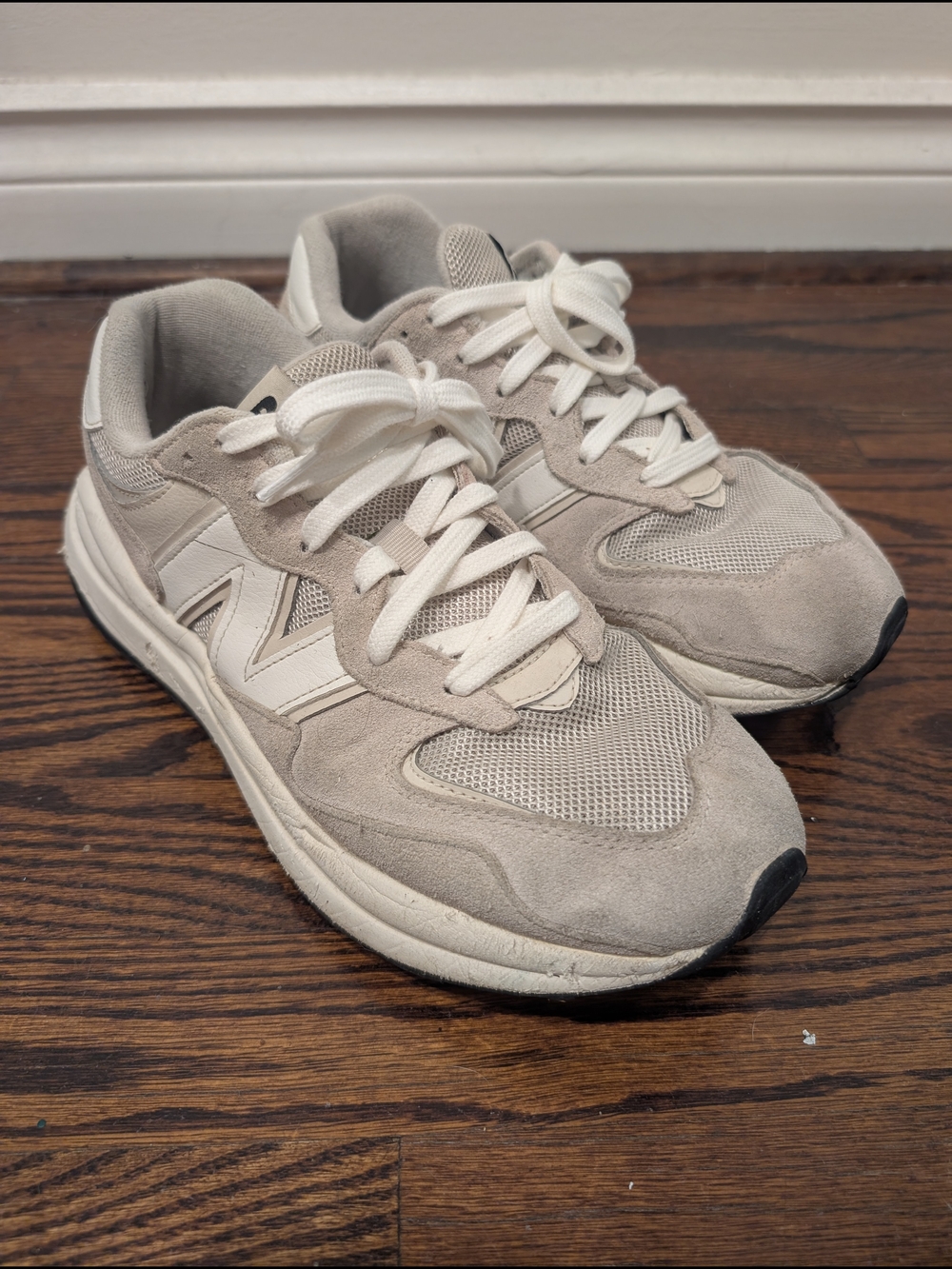 New Balance Men's Light Gray and White Casual Sneakers